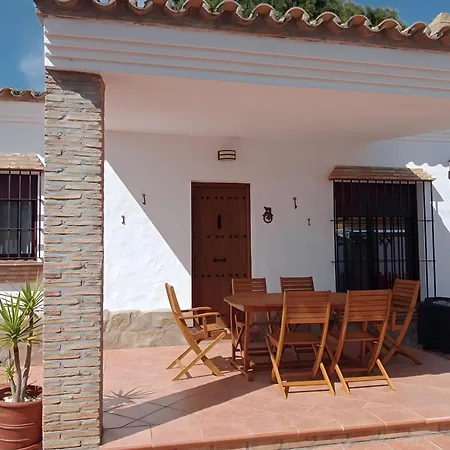 Encantador Con Piscina Privada Дом отдыха